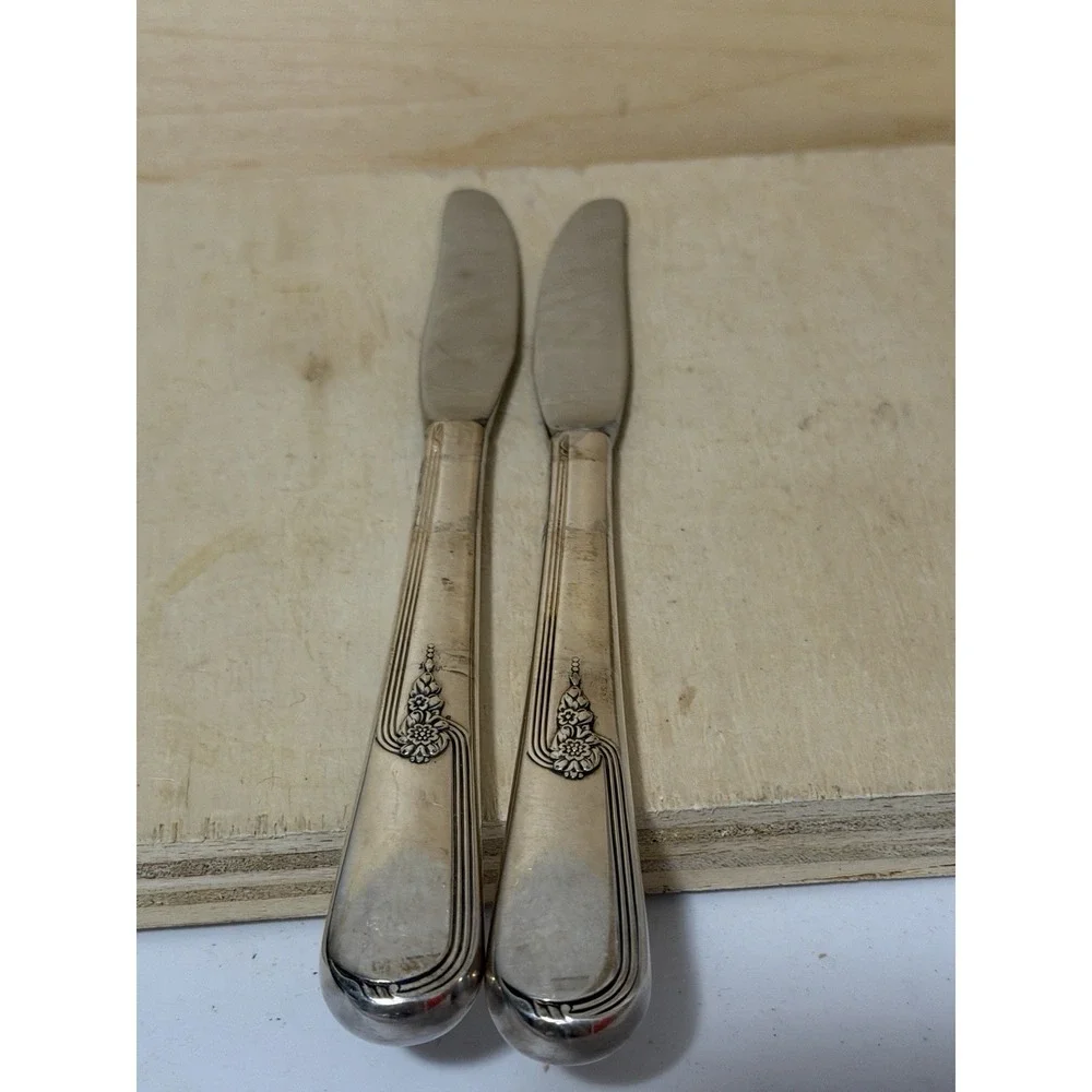 Vintage Silver Platted Knives X2 Flatware Floral Design